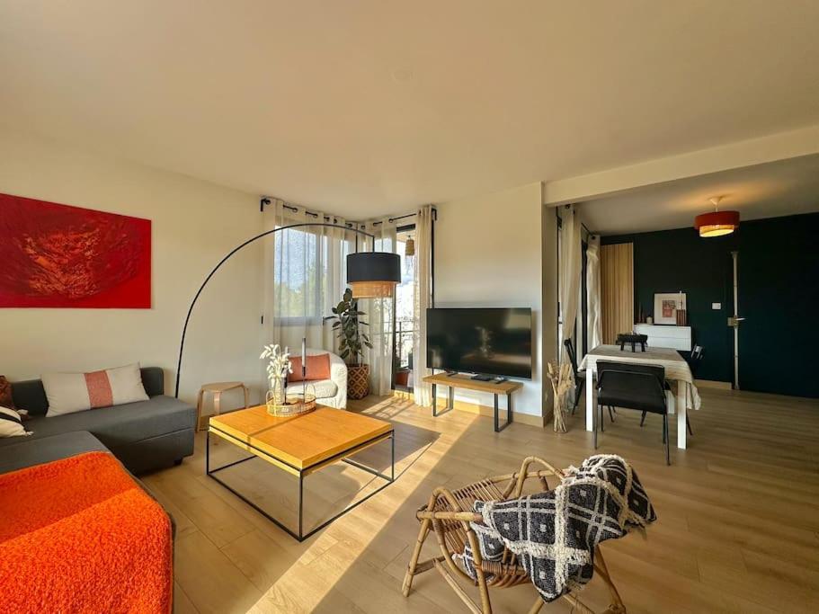Apartment La Desirade, T3, Clim, Terrasse, Pkg, Centre