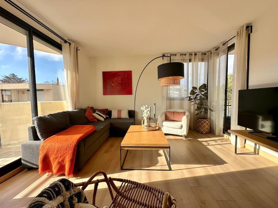 Apartment La Desirade, T3, Clim, Terrasse, Pkg, Centre Montpellier