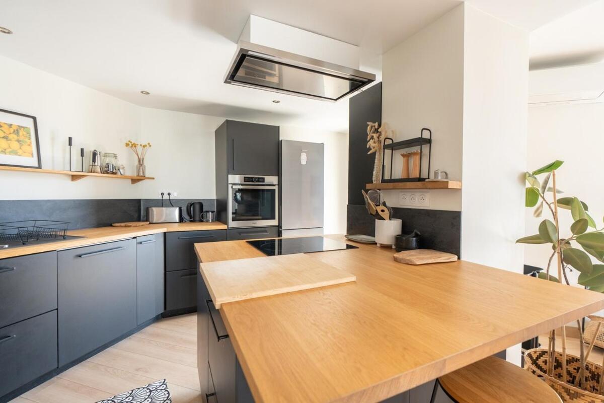 La Desirade, T3, Clim, Terrasse, Pkg, Centre *
