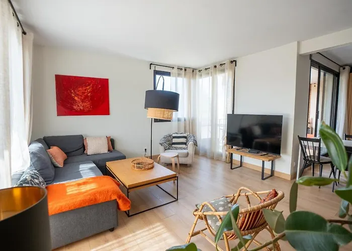 La Desirade, T3, Clim, Terrasse, Pkg, Centre Ville