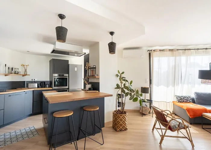 La Desirade, T3, Clim, Terrasse, Pkg, Centre Ville